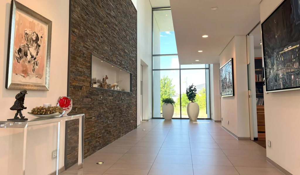 maison-a-vendre-a-Strasbourg-entrée-hall-lumineux