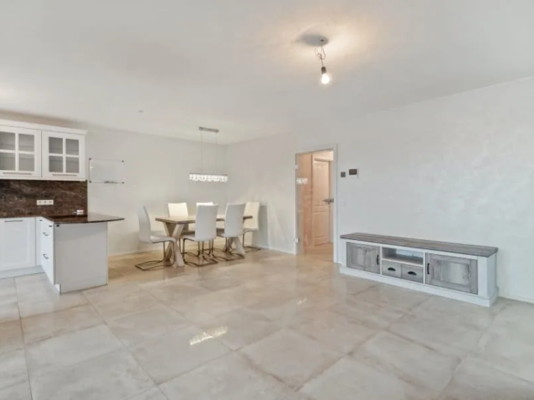 Appartement 3 pièces à vendre à Strasbourg La Robertsau Appartement-3-Pieces-a-Strasbourg-La-Robertsau-1